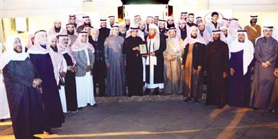 يجب معالجة الأفكار الخاطئة للإسلام عند بعض الشباب بالعلم 