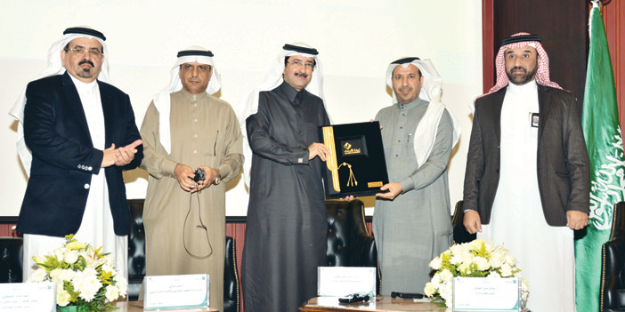   اللقاء المفتوح الذي نظمته غرفة الأحساء وأرامكو حول «اكتفاء»