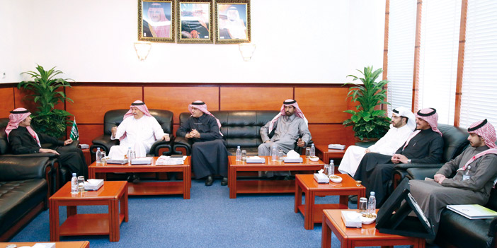  رئيس وأعضاء الجمعية السعودية الخيرية لمكافحة السرطان خلال زيارتهم لـ«الجزيرة»