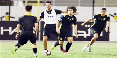 الاتحاد يواجه فريق جدة ودياً اليوم.. وجهاز الكرة يبعد «الجماهير».. وسييرا يشرك كل اللاعبين 