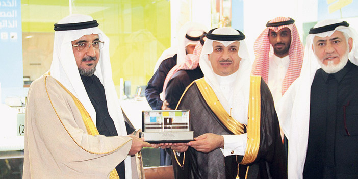 محافظ عنيزة يدشن أعمال مصرف الإنماء بالمحافظة 