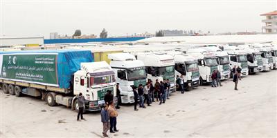 مركز الملك سلمان للإغاثة يسير 64 شاحنة تحمل مواد غذائية وإيوائية لـ(417) ألفًا من الأشقاء السوريين 