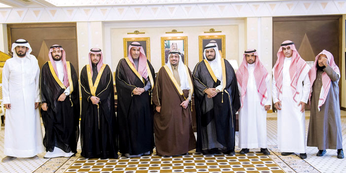  الأمير فيصل بن مشعل ملتقياً أعضاء لجنة التنمية بالبصر