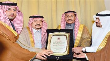 أمير الرياض يستقبل رئيس مركز ونادي البجادية الرياضي وأعضاءه 