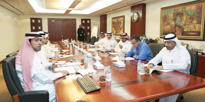  الحقيل والراجحي أثناء الاجتماع