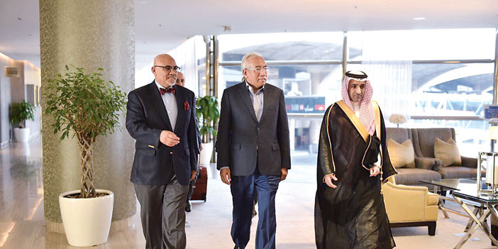 مؤكداً فخر بلاده بالمشاركة كضيف شرف 