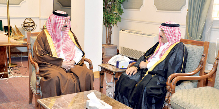  الأمير بدر بن محمد ملتقياً العنقري