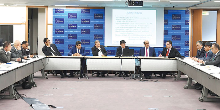 الوفد الإعلامي المرافق لخادم الحرمين الشريفين لليابان يزور بنك التنمية الآسيوي 