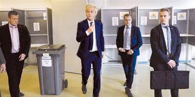 الهولنديون يدلون بأصواتهم في الانتخابات البرلمانية 