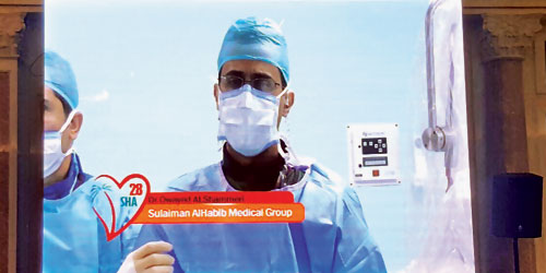  الفريق الطبي أثناء القسطرة