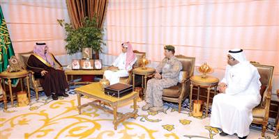 أمير منطقة عسير يتسلم وثيقة أبها لمكافحة السمنة 