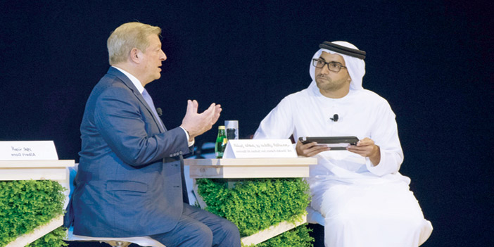  آلبرت غور نائب الرئيس الأمريكي خلال الجلسة الحوارية