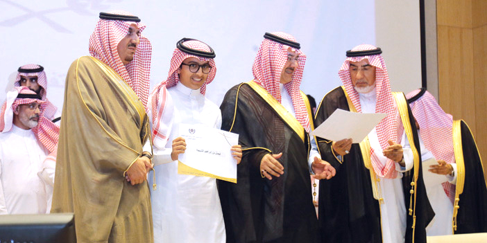 الأمير أحمد بن عبدالله يرعى حفل جائزة العثمان للتفوق العلمي بالدرعية في دورتها السادسة 