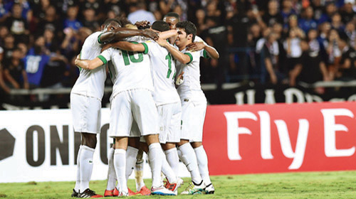  فرقة سعودية تنتظر بحرارة أمام الطرق