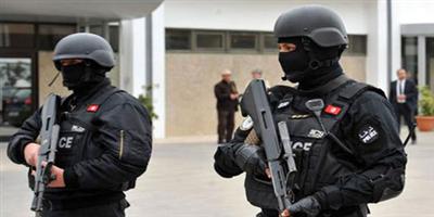 الأمن التونسي يوقف محتجاً يحمل سكيناً في مقر البرلمان 