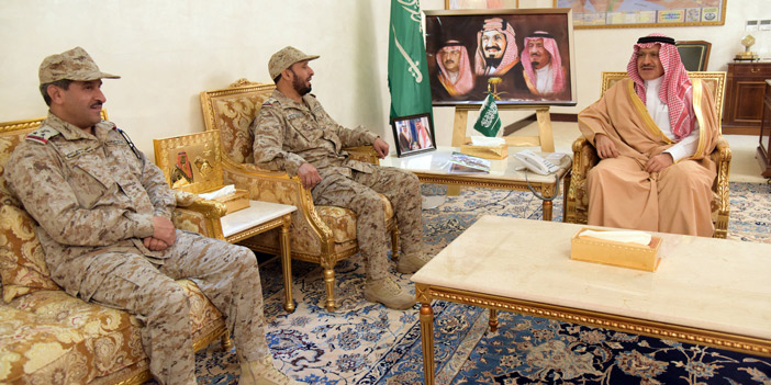  الأمير مشعل بن عبد الله ملتقياً اللواء عسيري والعميد العتيبي