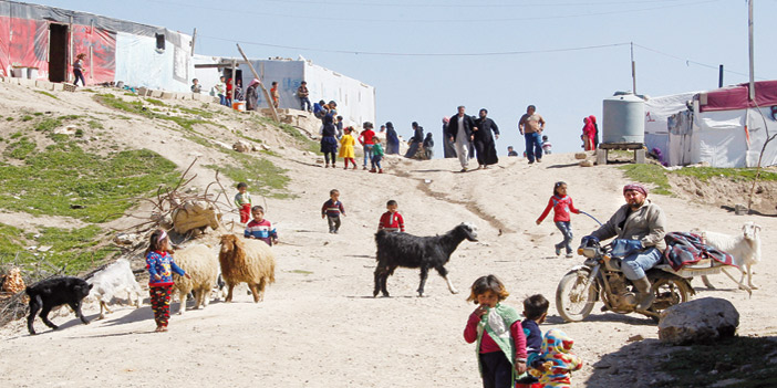  أحد مخيمات اللاجئين السوريين على الحدود اللبنانية