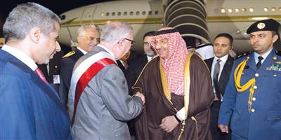 ولي العهد يصل تونس مترئساً وفد المملكة لاجتماعات مجلس وزراء الداخلية العرب 