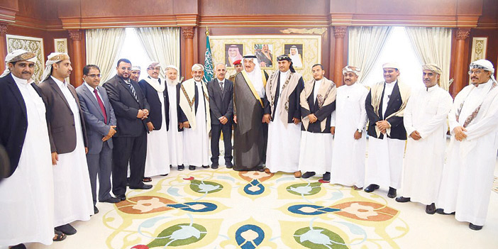  أمير جازان مع ممثلي الجالية اليمنية بالمنطقة