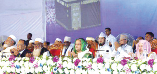 في كلمته خلال مؤتمر الأئمة المسلمين في العاصمة البنغلادشية «دكا» د. الخزيم: 