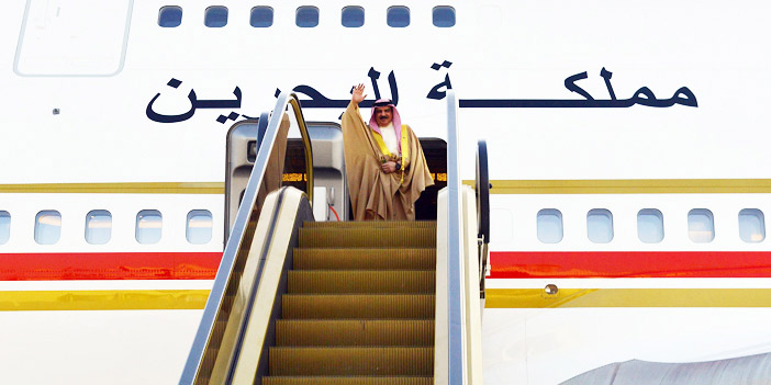  ملك مملكة البحرين لدى مغادرته الرياض أمس
