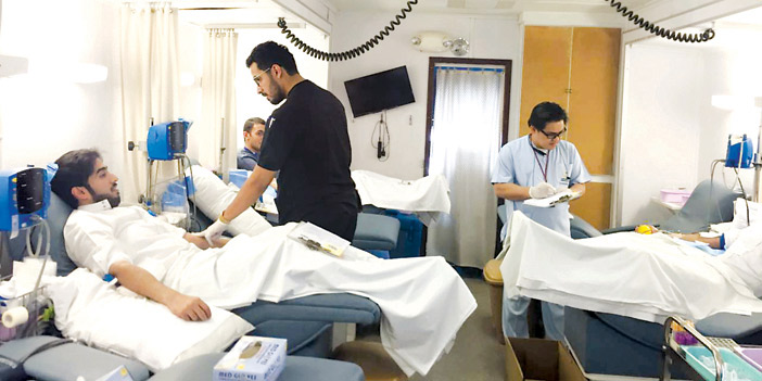  موظفو المصرف يتبرعون بالدم