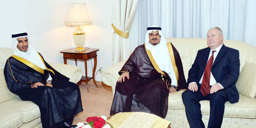 الأمير محمد بن عبدالرحمن خلال تشريفه حفل السفارة