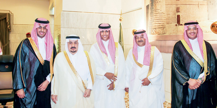  أمير الرياض مع منسوبي مدارس الملك فيصل
