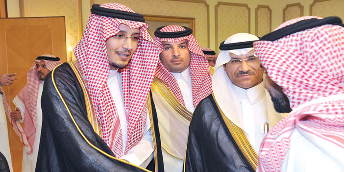  الأمير ‏أحمد بن فهد خلال استقبال منسوبي الإمارة