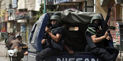 مقتل وإصابة 8 من الشرطة المصرية في اشتباكات مع مسلحين بالقاهرة 