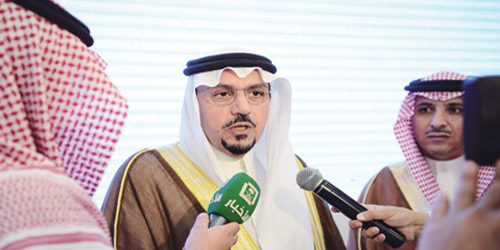 أشاد بالفكرة.. وكرَّم «الجزيرة» 