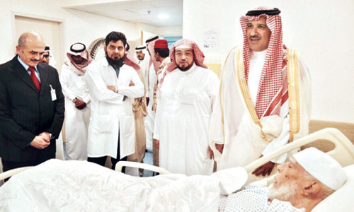  الأمير فيصل بن سلمان يزور الشيخ الجزائري