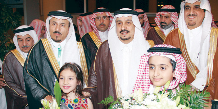 أمير منطقة الرياض يرعى الحفل الختامي لمدارس المملكة وتكريم الطلاب المتوقع تخرجهم 