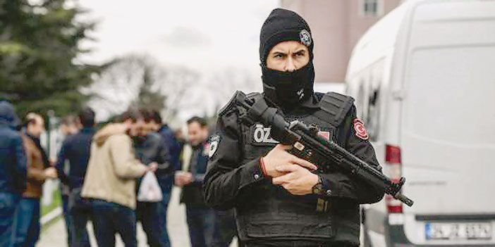  الشرطة التركية تلقي القبض على عدد من المتهمين في محاولة الانقلاب