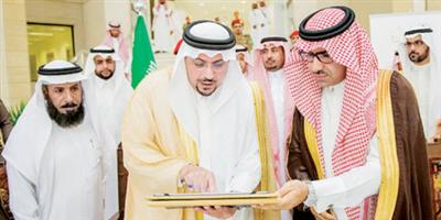أمير منطقة القصيم: ولي العهد يؤمن إيماناً قاطعاً بأنه لا خيار لنا إلا التقنية 
