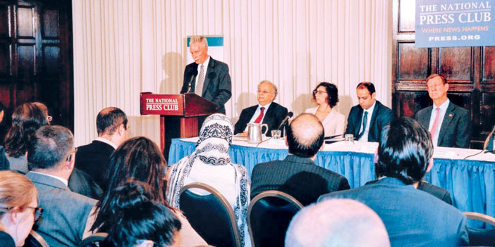  جانب من الندوة