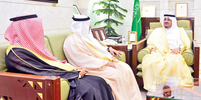   الأمير محمد بن عبد الرحمن يستقبل أمين عام مركز الملك عبد العزيز للحوار