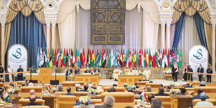 أكد في كلمته أن أعمال القمة العربية الإسلامية الأمريكية قطعت الطريق على أوهام دعاة صراع الحضارات.. الرئيس المصري: 