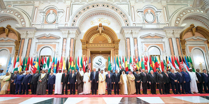 تقدير مبادرة خادم الحرمين بعقد القمة التاريخية.. إعلان الرياض: 