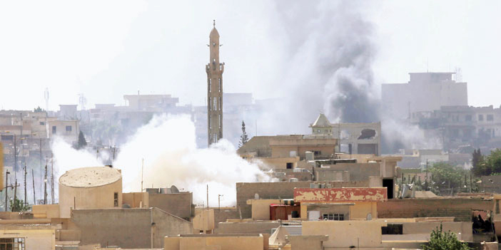  جانب من الاشتباكات القائمة بين الجيش العراقي وتنظيم داعش في الموصل