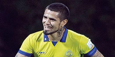 فريق جوستافو يغازل فيكتور أيالا 