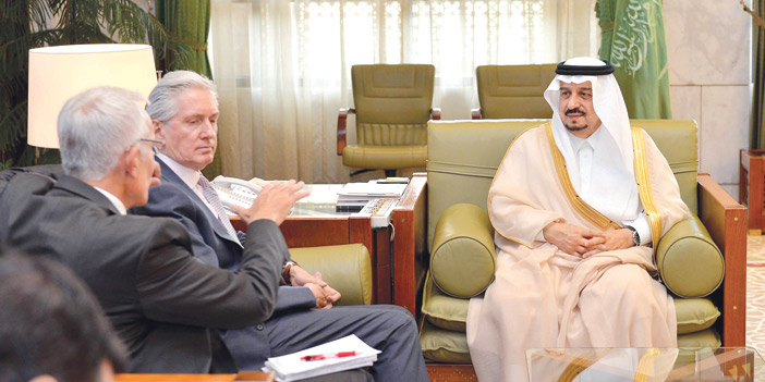 أمير منطقة الرياض يستقبل  السفير الفرنسي 