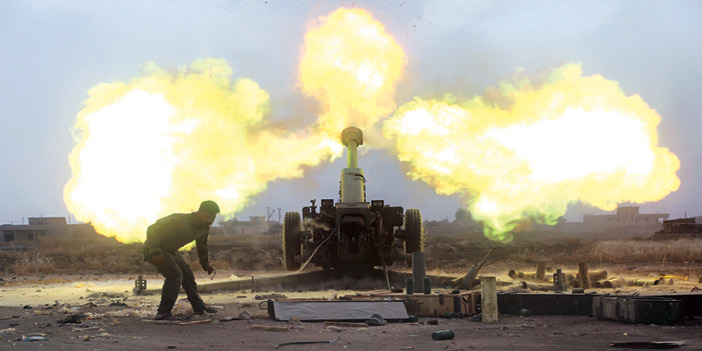  المدفعية العراقية خلال استهدافها مواقع تنظيم داعش بالموصل