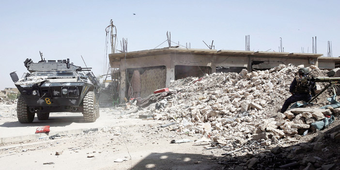  القوات العراقية في مواجهتها لداعش بالموصل