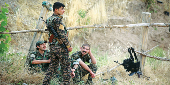  مقاتلون أكراد في الشمال السوري بعد تمارين عسكرية لمقاتلة داعش