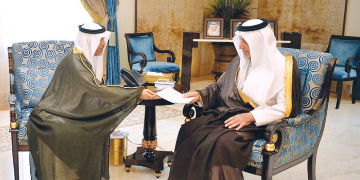  الأمير خالد الفيصل يتسلم تقرير استعدادات شركة الكهرباء للصيف والحج والعمرة