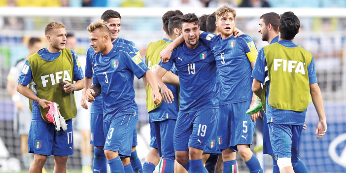 فرحة المنتخب الإيطالي بالفوز والتأهل