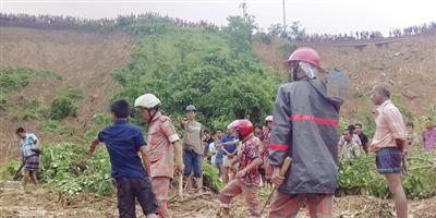 134 قتيلاً بعد انزلاقات للتربة في بنغلادش 