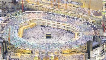 أكثر من مليوني مصل يشهدون ختم القرآن الكريم بالمسجد الحرام 