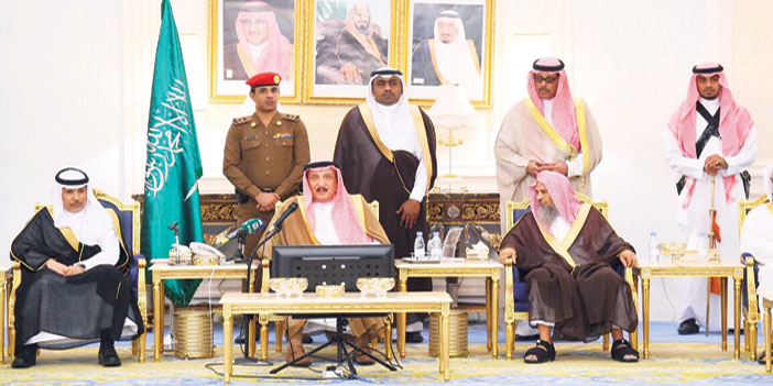 نيابة عن منسوبي الجامعة 